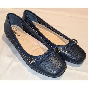Trotters Women's Navy Blue Pierced Ballet Flats Size 7M T1621-400 w/ Bow Accent